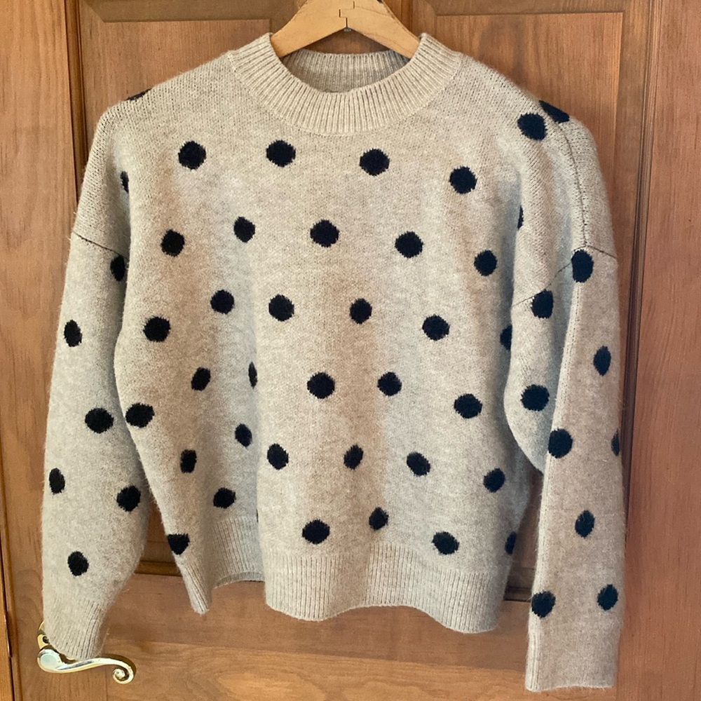 Chelsea & Theodore Tan Polka Dot Sweater Size Small